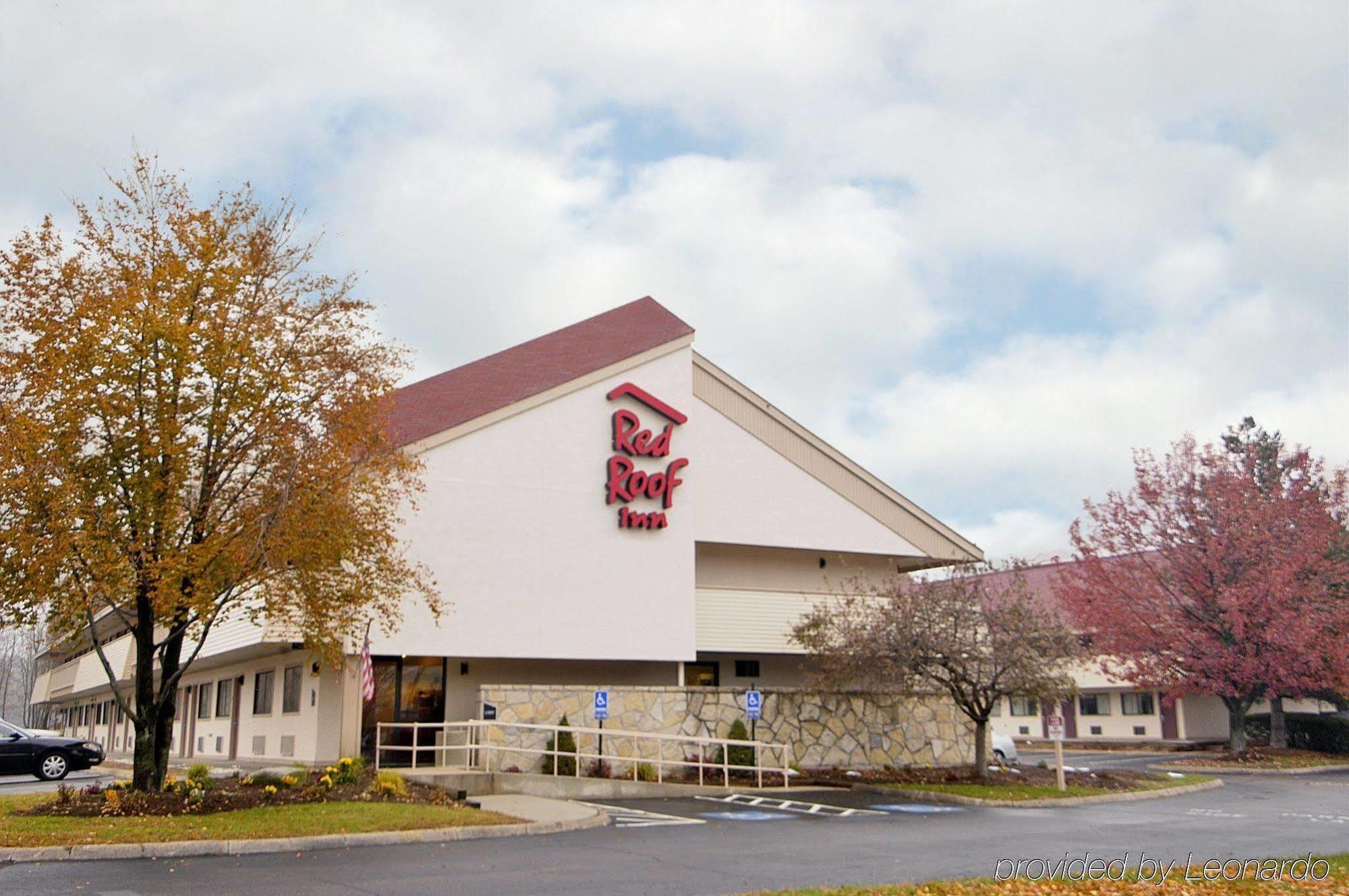Red Roof Inn Enfield Exterior foto